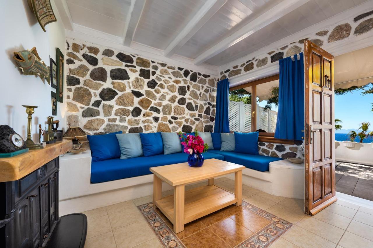 Moschatos Beach House Kamári 外观 照片