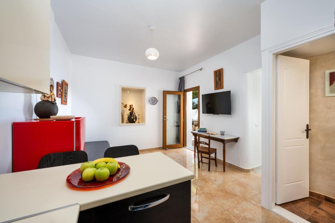 Moschatos Beach House Kamári 外观 照片