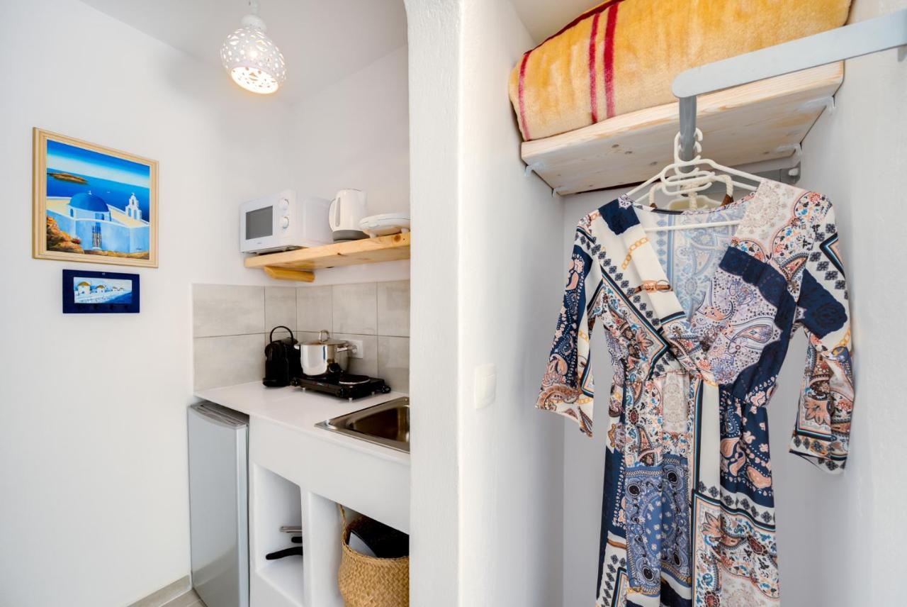 Moschatos Beach House Kamári 外观 照片