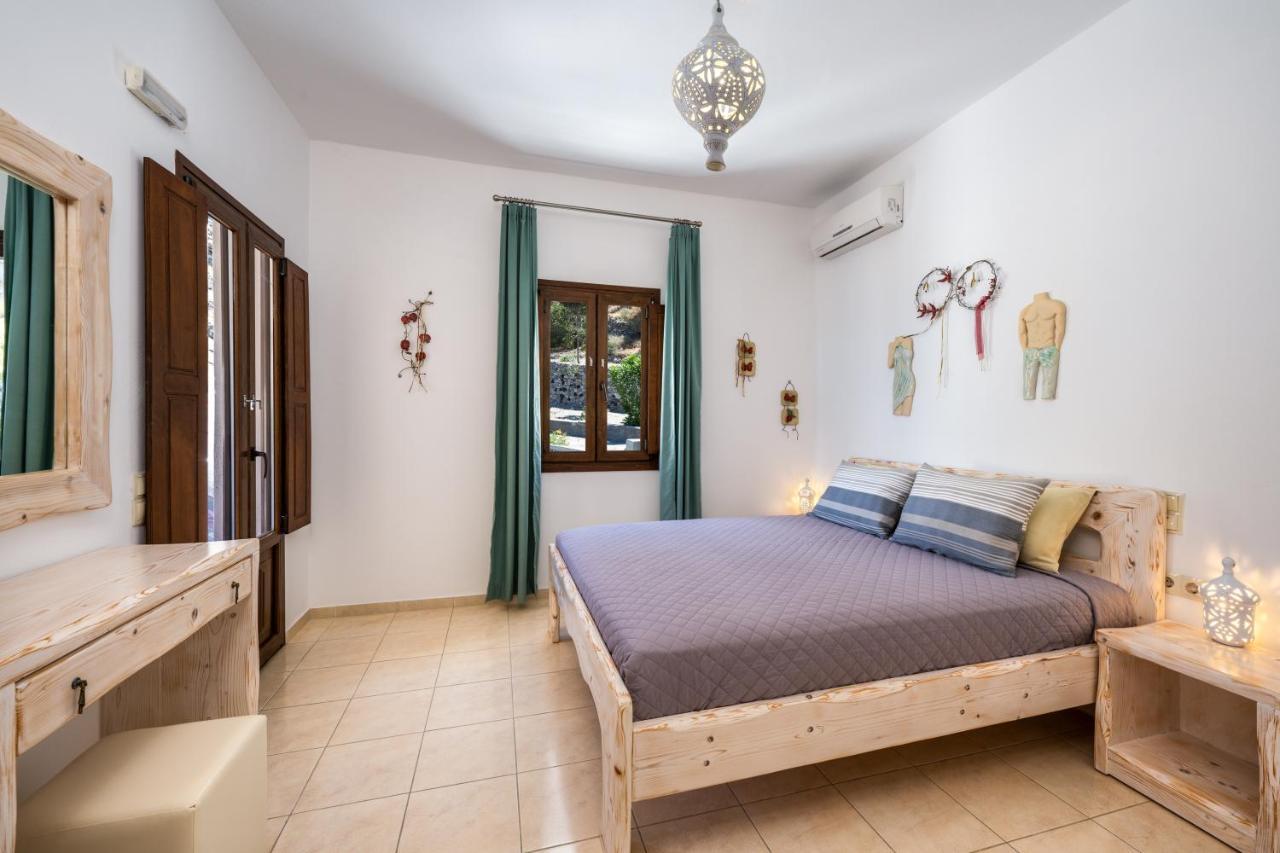 Moschatos Beach House Kamári 外观 照片