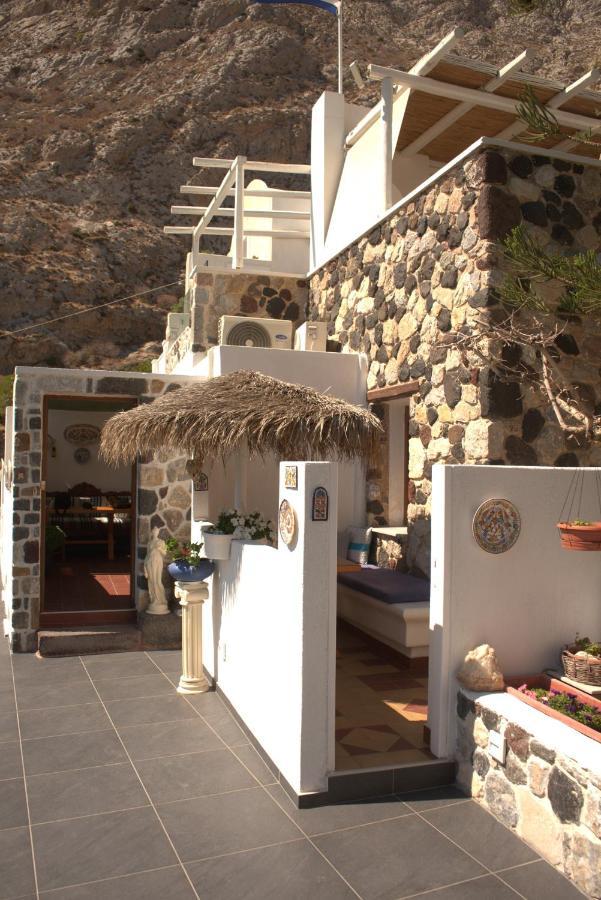 Moschatos Beach House Kamári 外观 照片