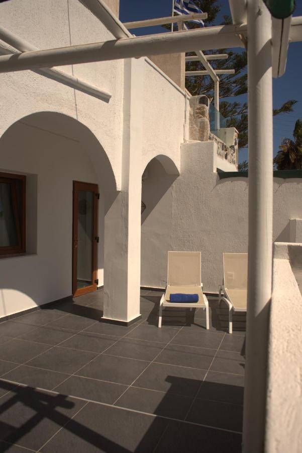 Moschatos Beach House Kamári 外观 照片