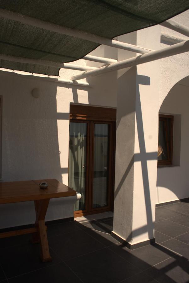 Moschatos Beach House Kamári 外观 照片